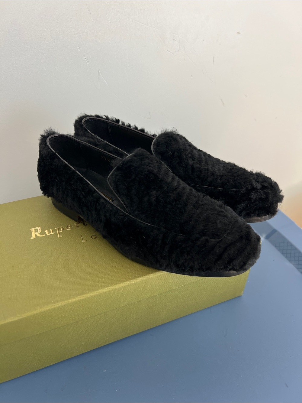 Rupert Sanderson london langley black fur loafers made in Italy luxurious 37.5